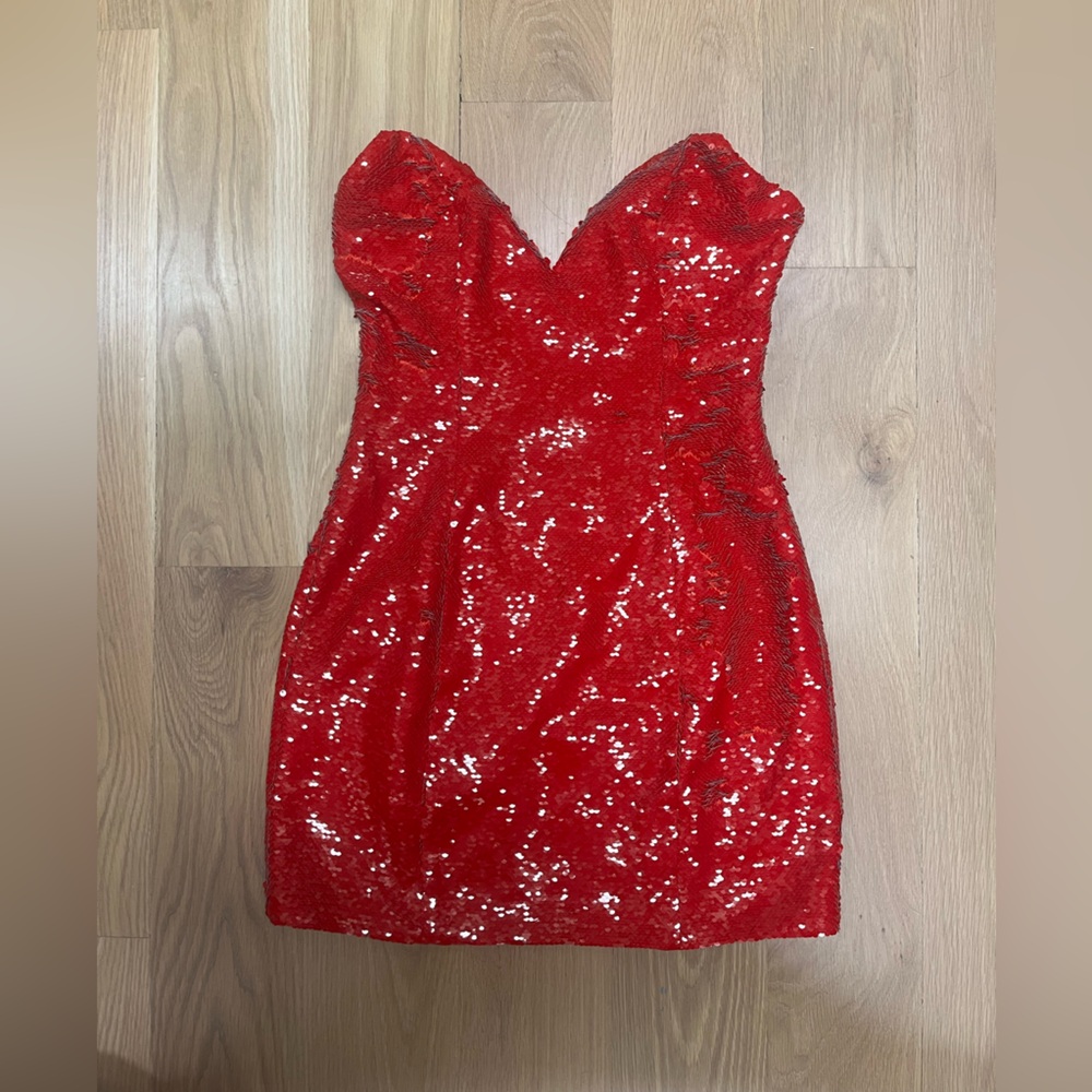 Sparkly sequins red dress